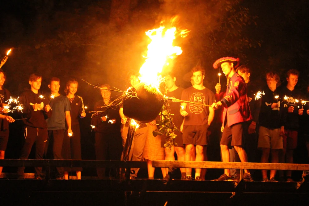 Účastníci sústredenia FKS pália morénu