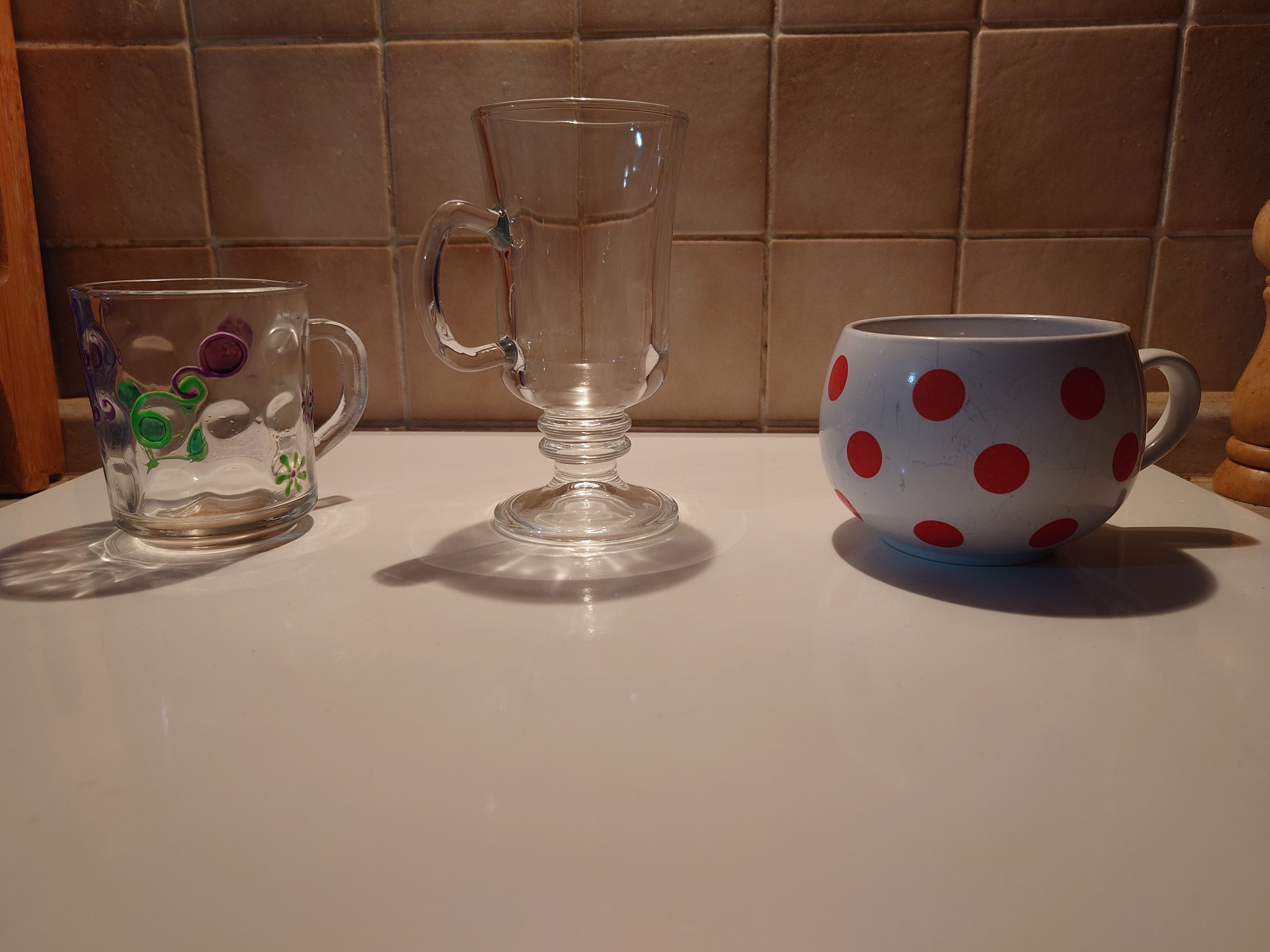 obrázok 1: Tri poháre